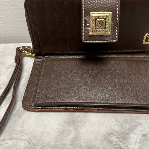 Stone Mountain Wallet NWOT Brown and Tan - Picture 4 of 7